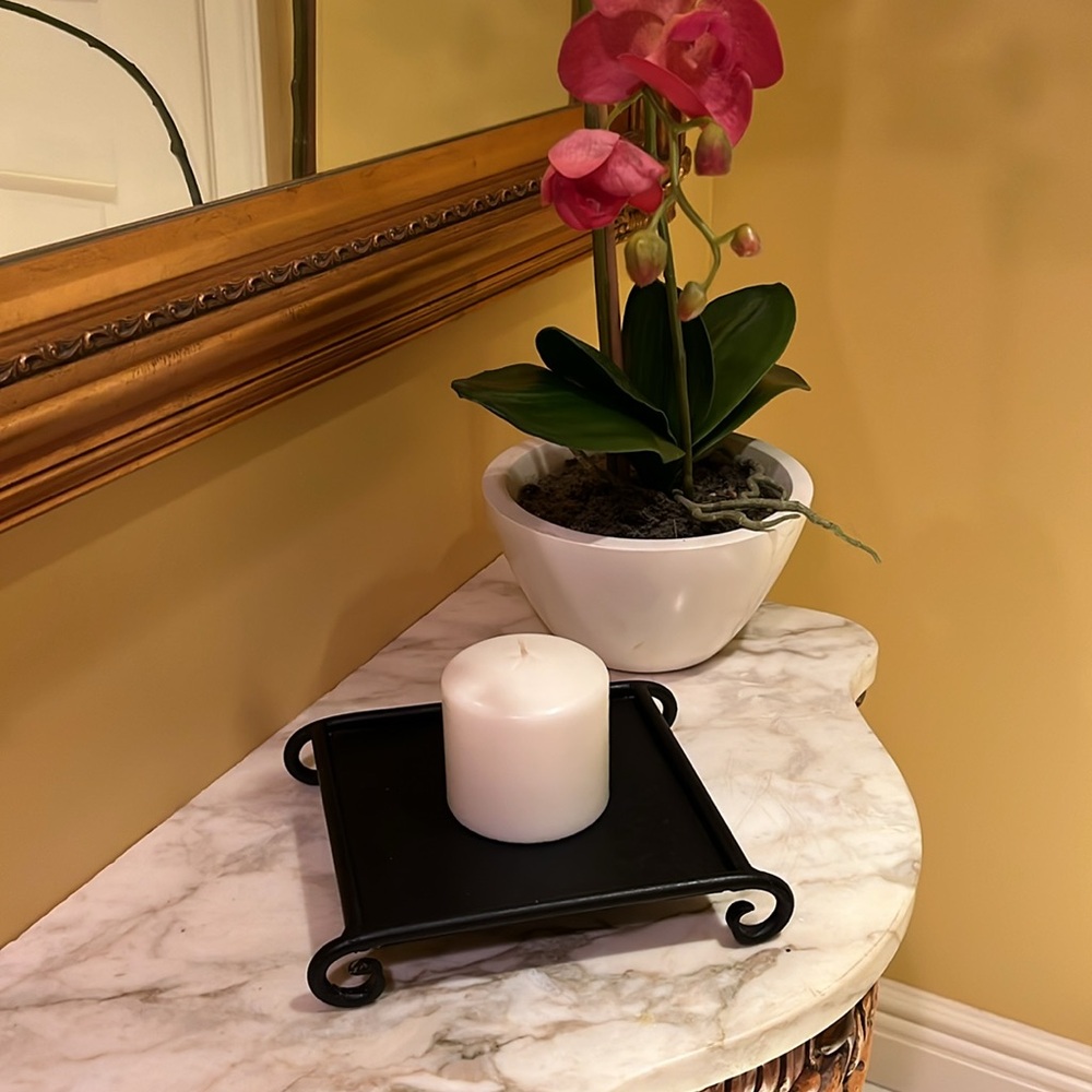 Black candle holder